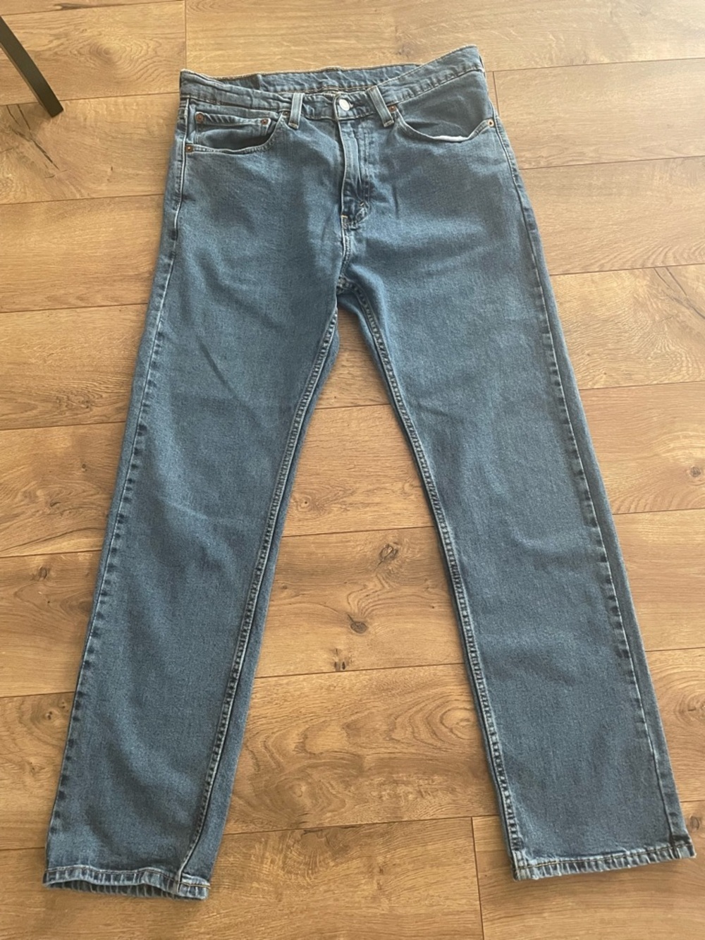 Levi's 505 Straight-Leg Men's Jeans in Classic Blue Denim - Picture 2 of 11